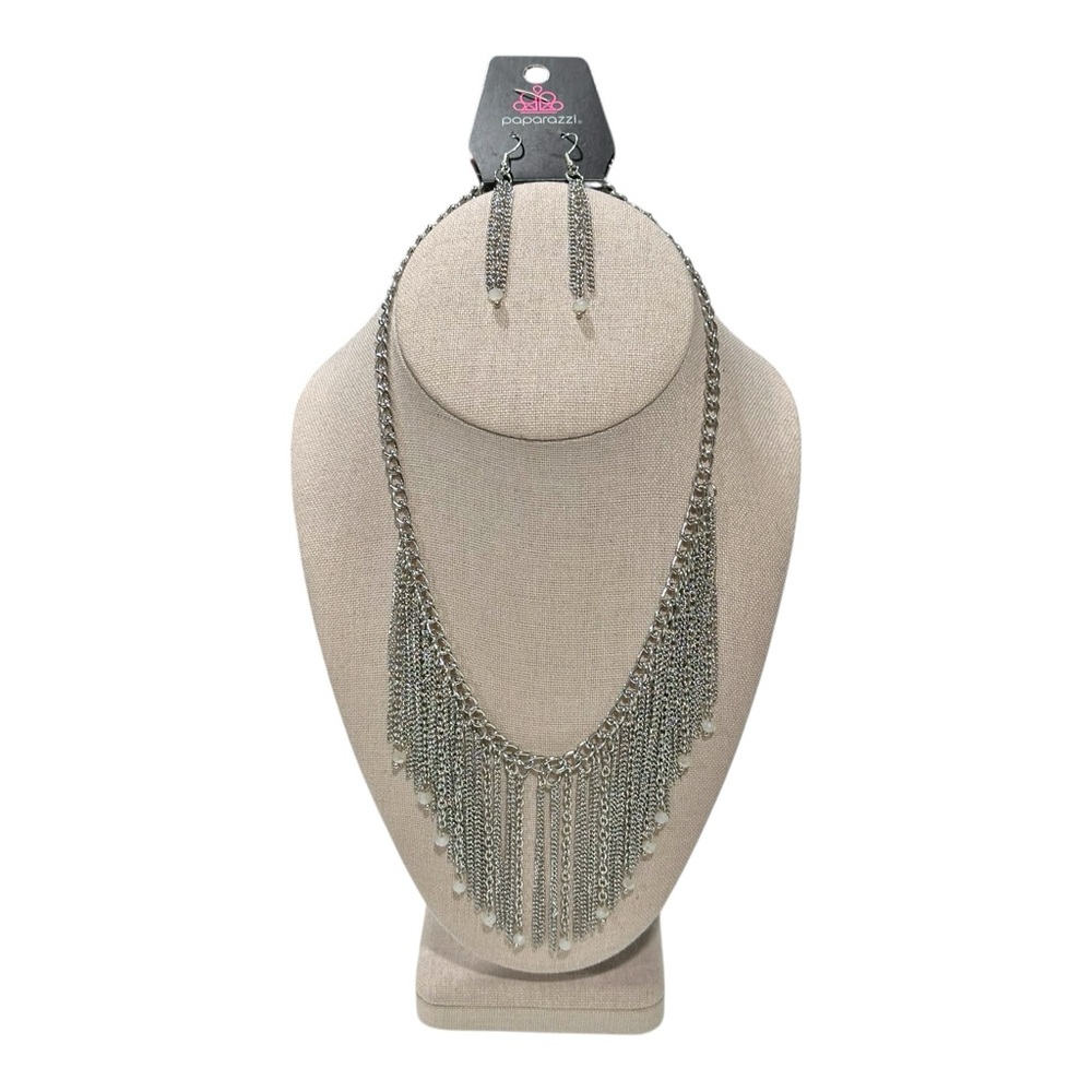 Paparazzi Silver Fringe Necklace & Earring Set NWT